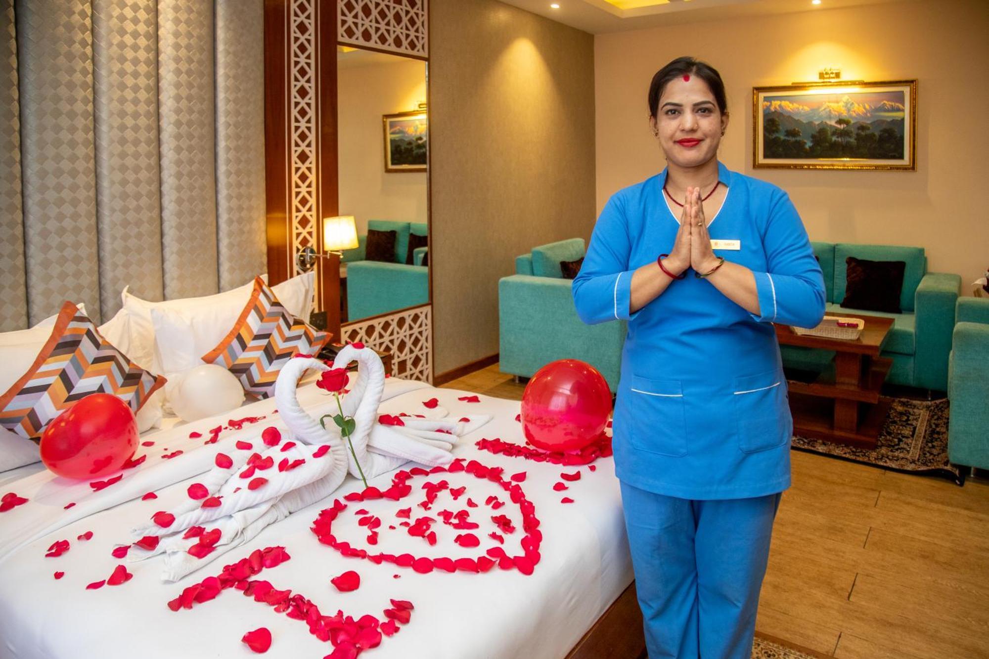 Dream International Hotel لومبيني المظهر الخارجي الصورة